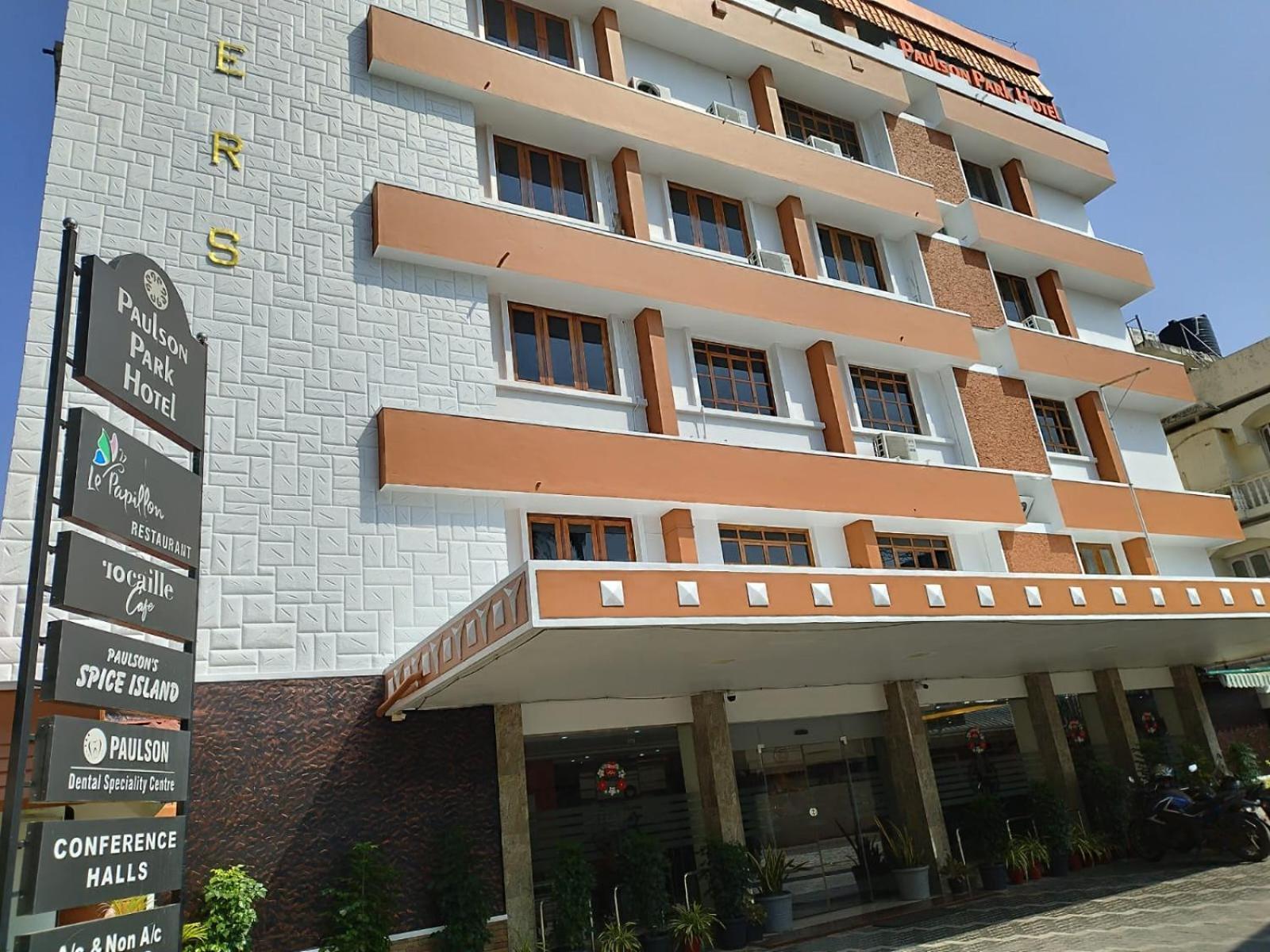 Paulson Park Hotel Коччи Экстерьер фото